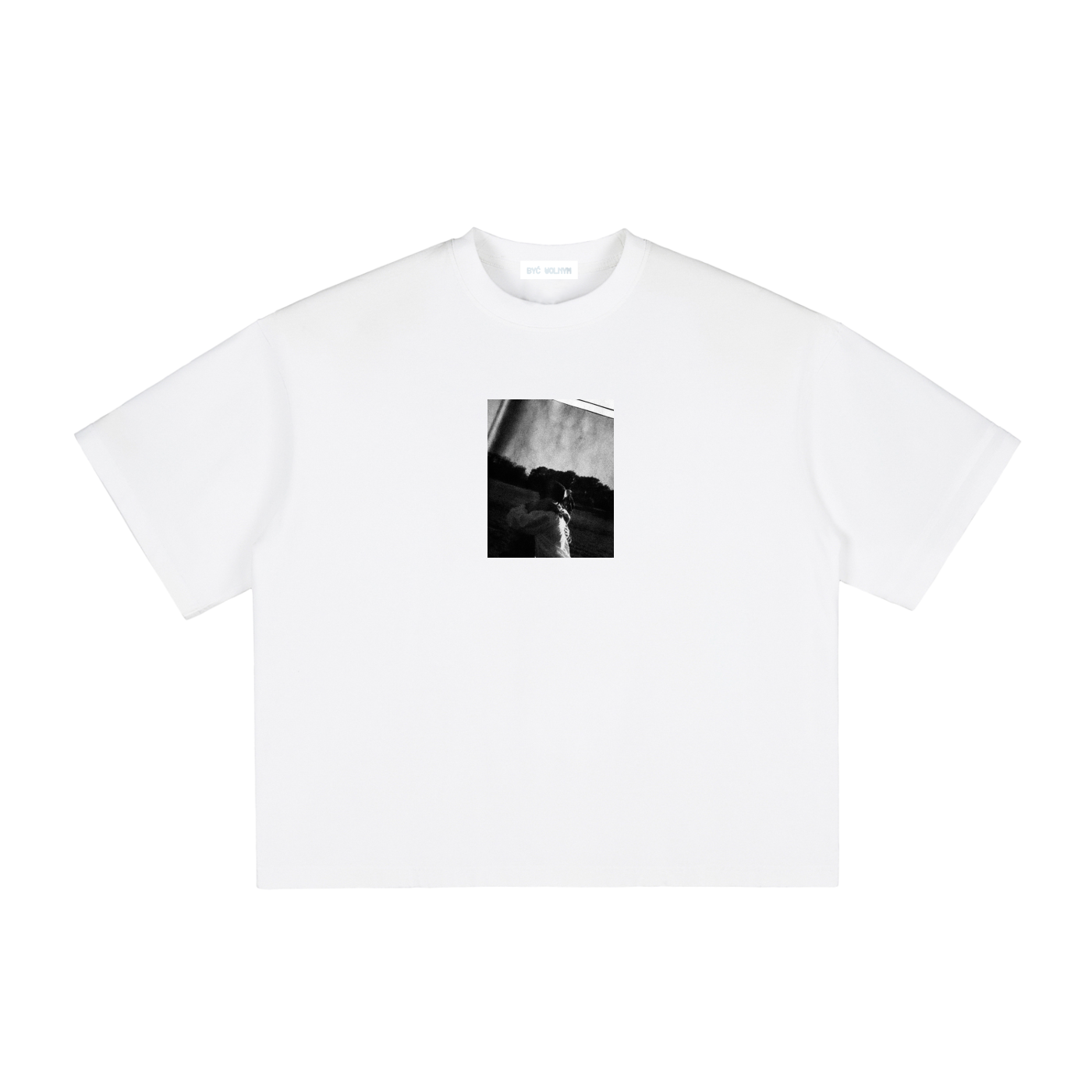 HUG TEE